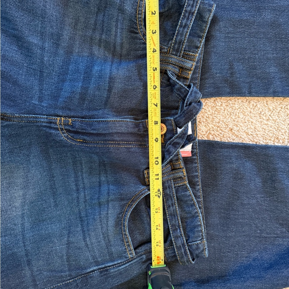 Cabi Beau Jeans
Size 8 
Fall ‘25
Style 4904 Regular length - Picture 10 of 11